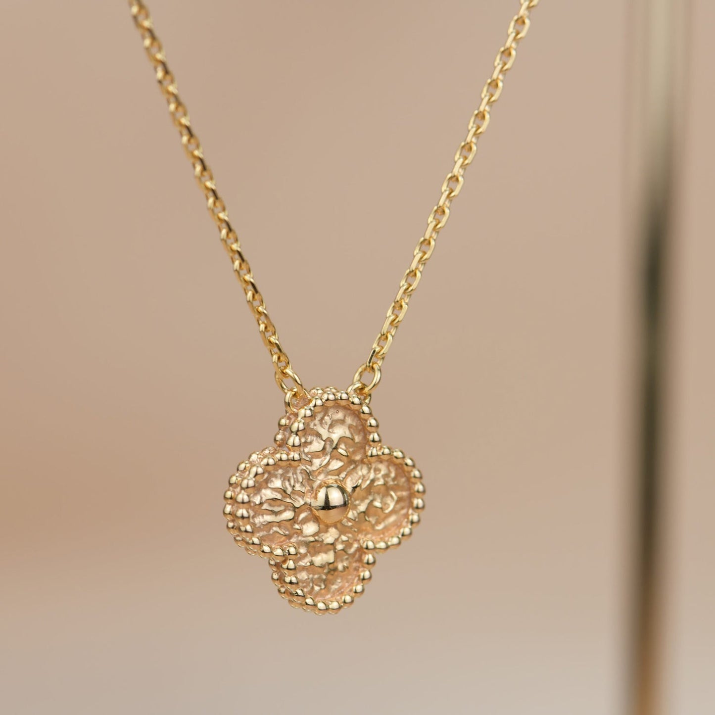 ¡®Aura Jewels¡¯CLOVER 15MM BRONZING NECKLACE