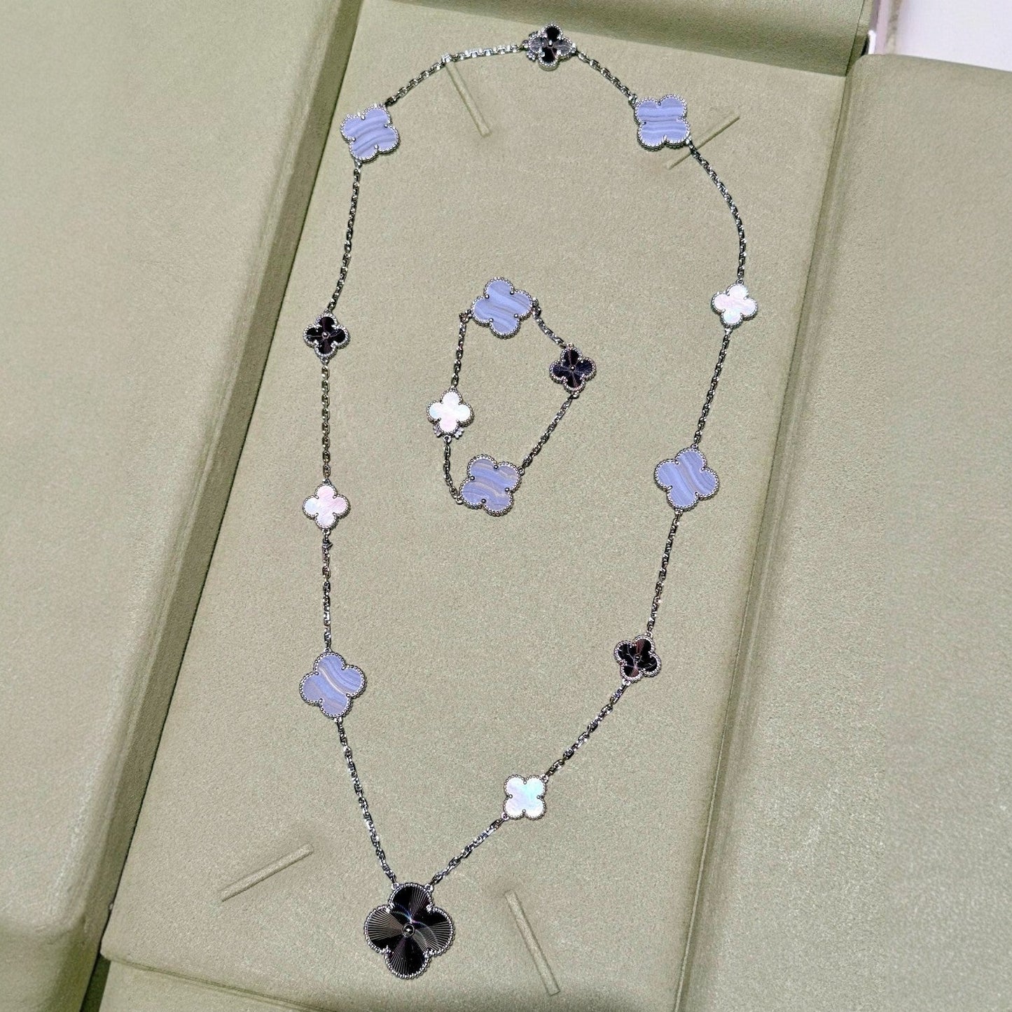 [Aura Jewels]DETACHABLE CLOVER 15(11+4) FLOWER SILVER NECKLACE SET